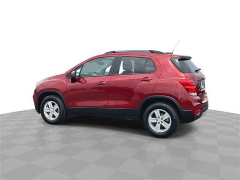 Certified 2022 Chevrolet Trax LT w/ LT Convenience Package image 7