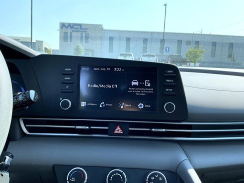Certified 2025 Hyundai Elantra SE image 14