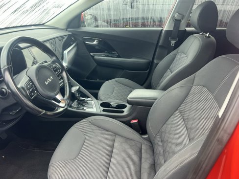 Used 2022 Kia Niro LXS image 6