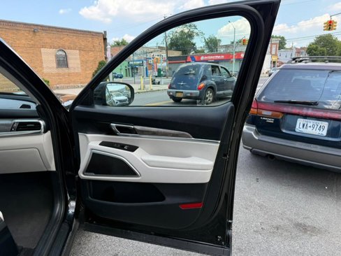 Used 2020 Kia Telluride EX image 24