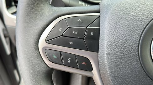 Used 2021 Jeep Cherokee Limited image 14