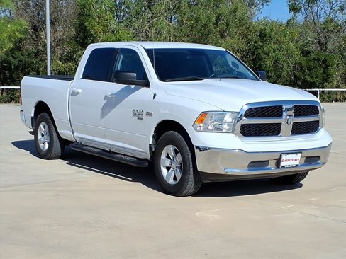 Used 2020 RAM 1500 Classic SLT image 3