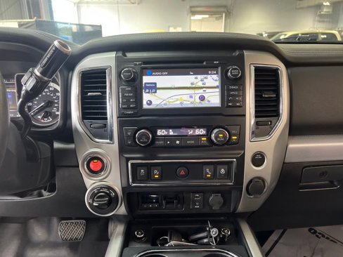 Used 2018 Nissan Titan PRO-4X image 29