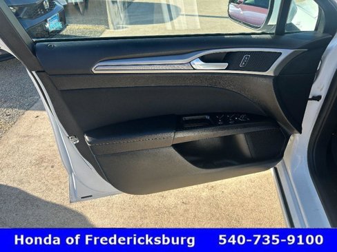 Used 2017 Ford Fusion SE image 14