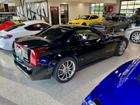 Used 2008 Cadillac XLR V image 2