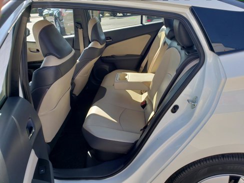 Used 2017 Toyota Prius image 13