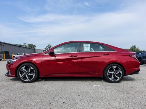 Used 2021 Hyundai Elantra Limited image 15