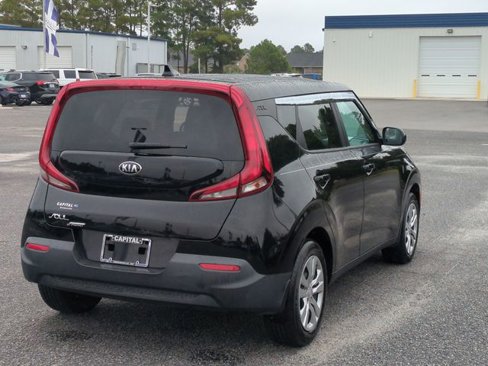 Used 2021 Kia Soul LX image 3