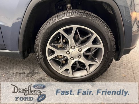 Used 2019 Jeep Grand Cherokee Limited image 17