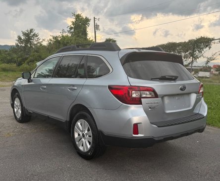 Used 2015 Subaru Outback 2.5i Premium image 3