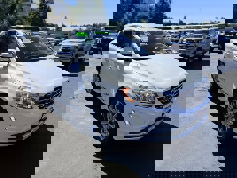 Used 2017 Volvo XC60 T5 Inscription w/ Advanced Package image 4