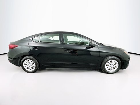 Used 2020 Hyundai Elantra SE w/ Cargo Package (C1) image 10