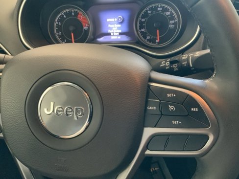 Used 2022 Jeep Cherokee Latitude Lux w/ Mopar Interior Package image 31