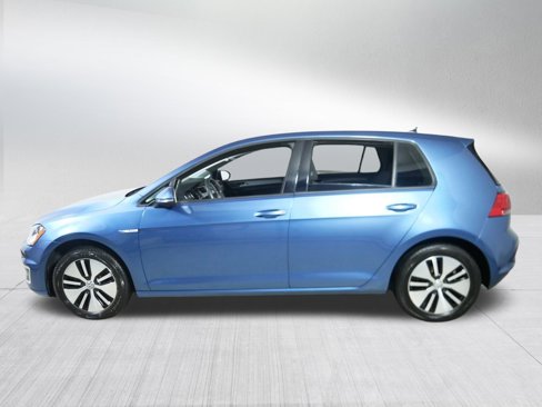 Used 2016 Volkswagen e-Golf SE w/ DC Fast Charging Package image 4