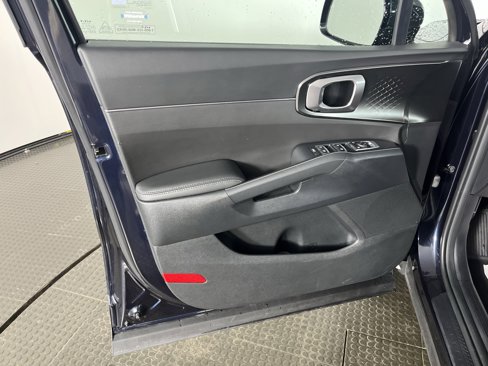 Used 2023 Kia Sorento EX image 9
