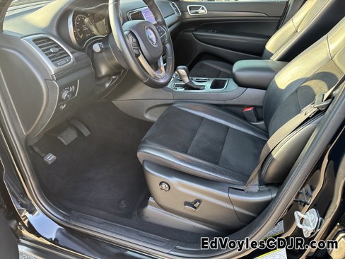 Used 2020 Jeep Grand Cherokee Laredo w/ Laredo X Package image 16