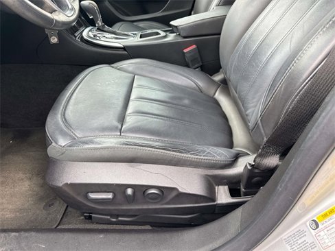 Used 2014 Buick Regal image 15