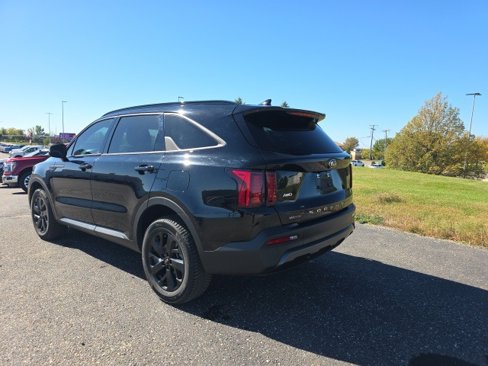 Used 2021 Kia Sorento S w/ Panoramic Sunroof Package image 3