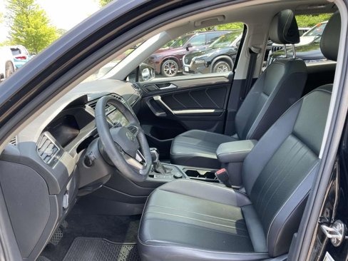 Used 2022 Volkswagen Tiguan SE image 13