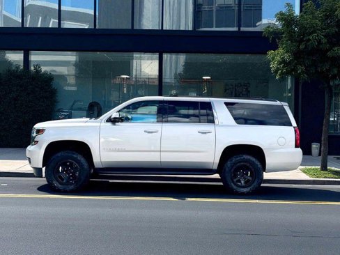 Used 2019 Chevrolet Suburban LT image 6