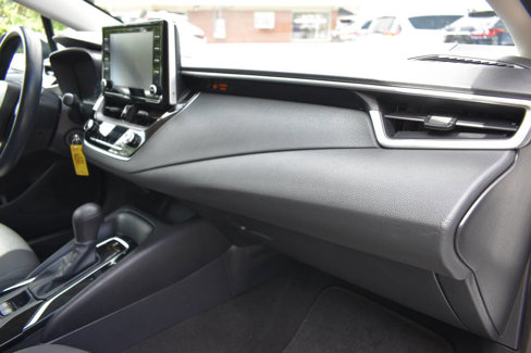 Used 2021 Toyota Corolla LE image 20