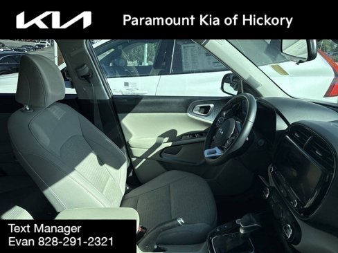 Used 2023 Kia Soul EX image 4
