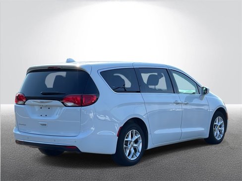 Used 2019 Chrysler Pacifica Touring Plus w/ Tire & Wheel Group image 5