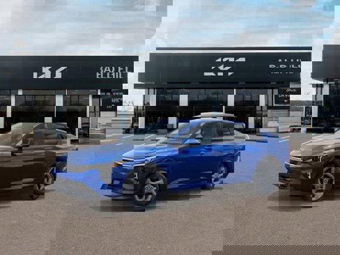 New 2025 Kia K4 LXS image 3