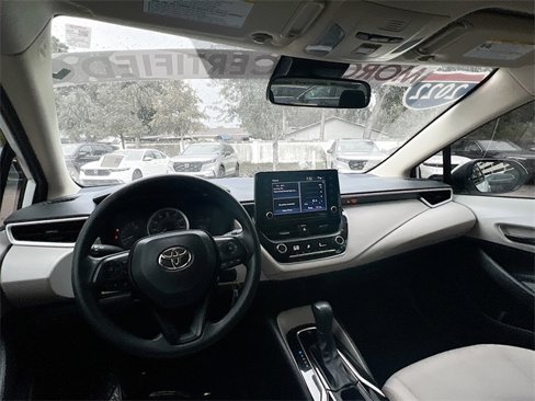 Used 2022 Toyota Corolla LE image 16
