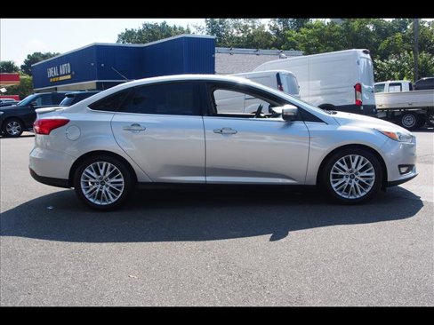 Used 2018 Ford Focus Titanium image 7