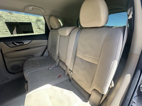 Used 2014 Nissan Rogue SV image 21