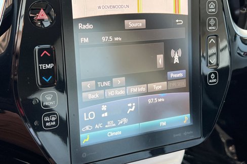 Used 2018 Toyota Prius image 18