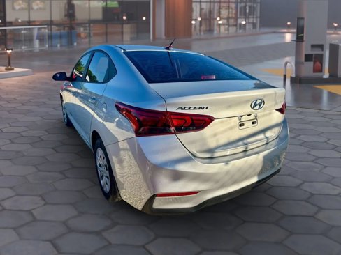 Used 2021 Hyundai Accent SE image 6