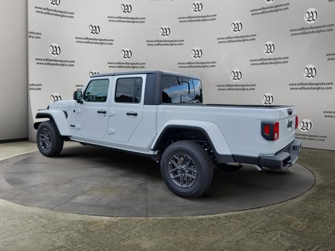New 2025 Jeep Gladiator Sport image 3
