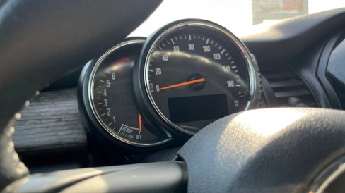 Used 2015 MINI Cooper 4-Door Hardtop image 20