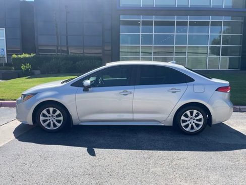 Used 2023 Toyota Corolla LE image 12