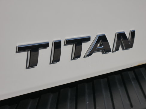 Used 2013 Nissan Titan PRO-4X image 25
