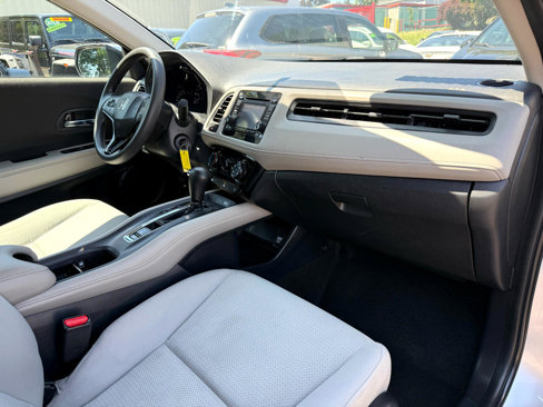 Used 2019 Honda HR-V LX image 12