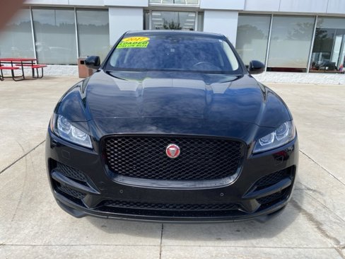 Used 2017 Jaguar F-PACE Premium image 9