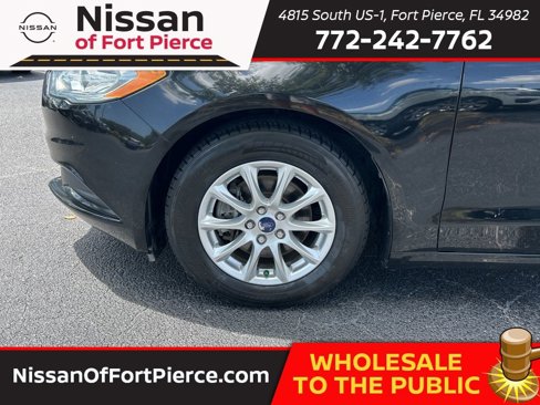 Used 2017 Ford Fusion S image 40