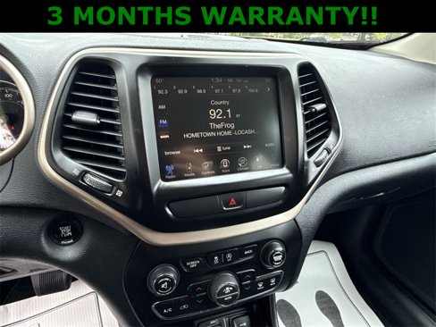 Used 2016 Jeep Cherokee Limited image 17