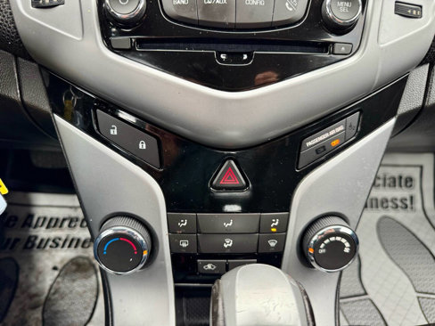Used 2013 Chevrolet Cruze LT image 20