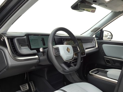 Used 2023 Rivian R1S Adventure image 12