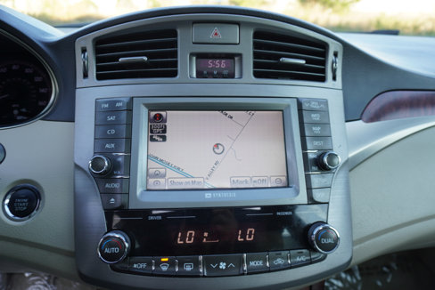 Used 2011 Toyota Avalon Limited image 14