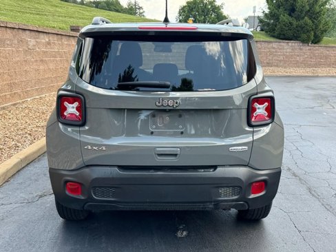 Used 2020 Jeep Renegade Latitude image 9
