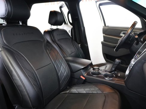 Used 2016 Ford Explorer Platinum image 18