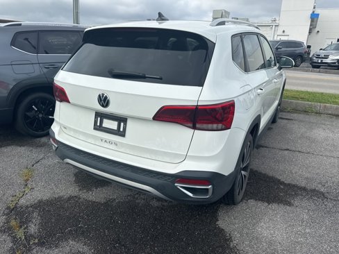 Used 2023 Volkswagen Taos SE image 2