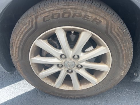 Used 2010 Toyota Camry XLE image 10