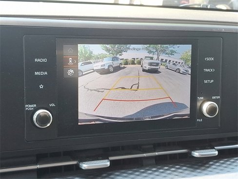 Used 2023 Kia Carnival LX image 16