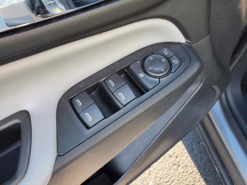 Used 2023 Chevrolet Equinox LT image 7